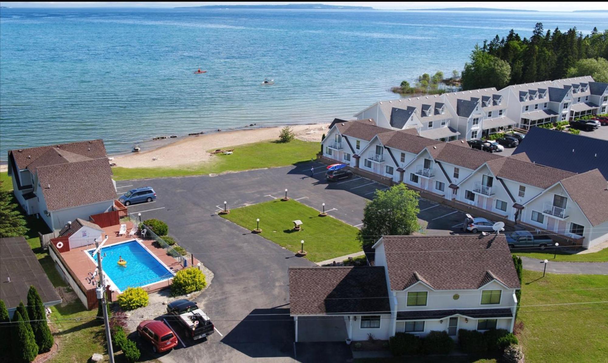 ماكيناو سيتي Bridgeview Motel المظهر الخارجي الصورة