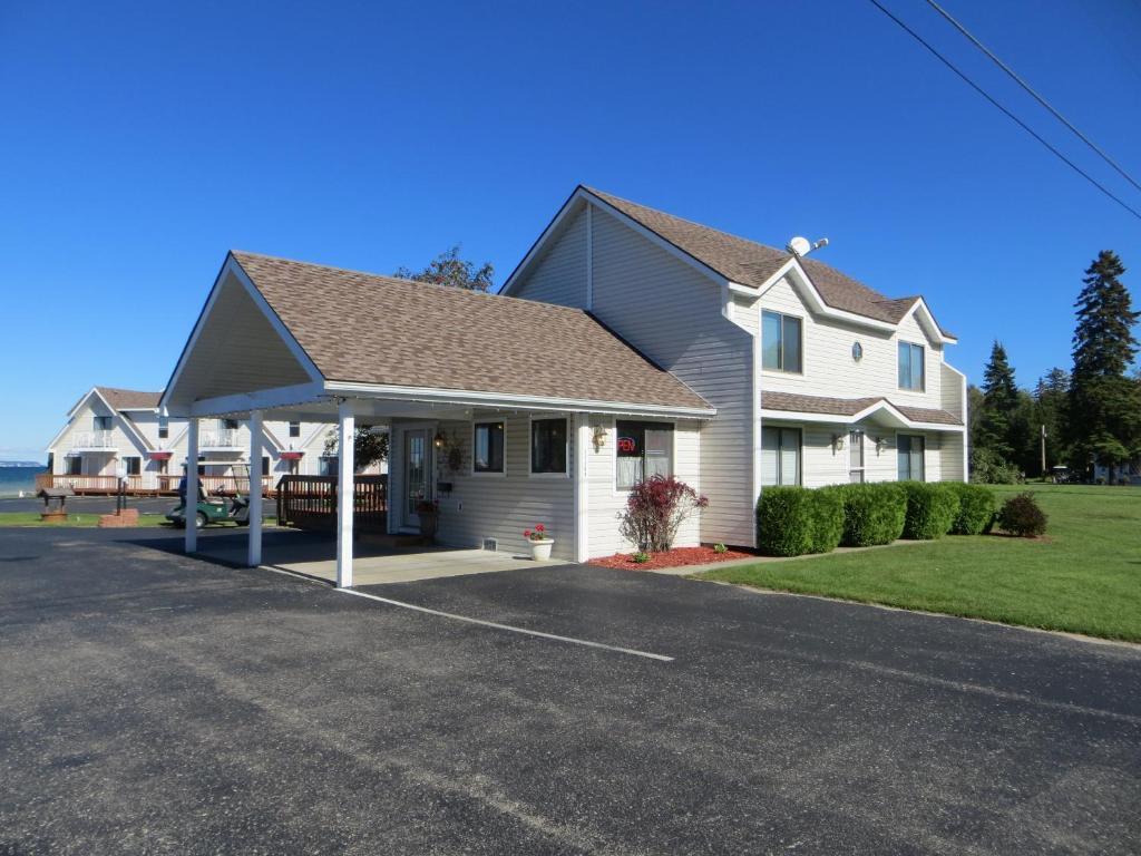 ماكيناو سيتي Bridgeview Motel المظهر الخارجي الصورة